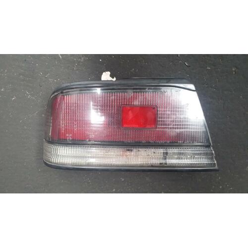 Nissan Maxima Left Tail Light J30 08/1992-01/1993