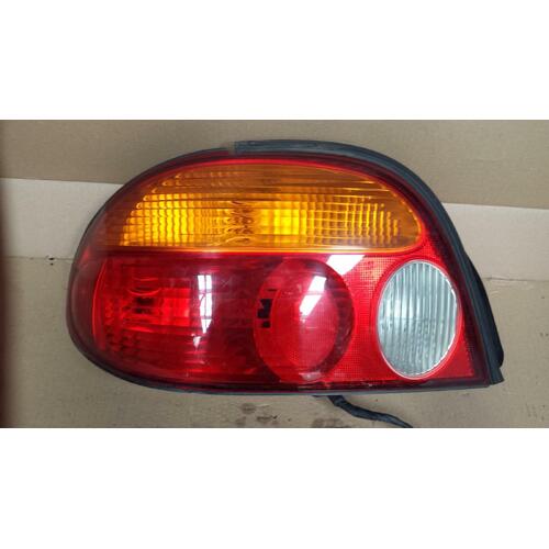 Kia Mentor Sedan Left Tail Light 05/1998-04/2000