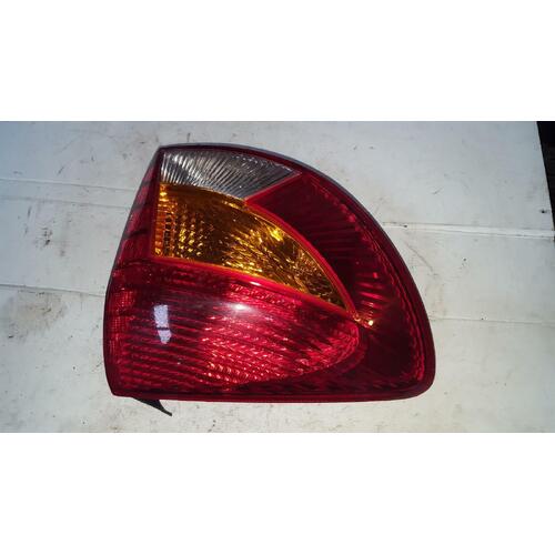 Kia Rio Left Tail Light DC 07/2000-12/2002