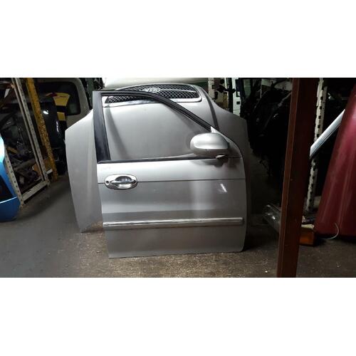 Kia Grand Carnival Right Door Glass KV SII 12/2001-09/2006