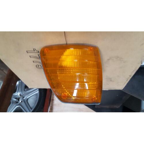Mercedes Benz S-Class Corner Light Right Indicator W116 1973-1981