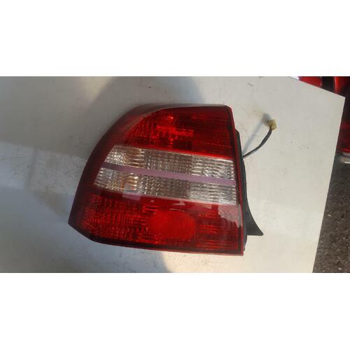 Kia Mentor Left Tail Light 05/98-05/01