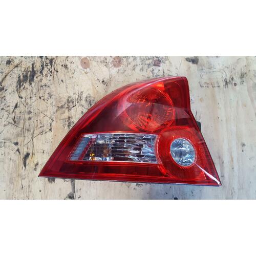 Holden Commodore VY2 Right Tail Light 09/2003-08/2004