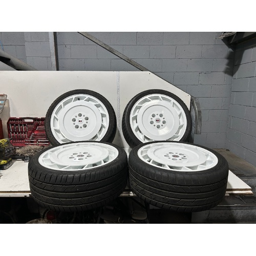 19x8 Inch HDT Aero Wheels in White with Tyres (Set of Four)